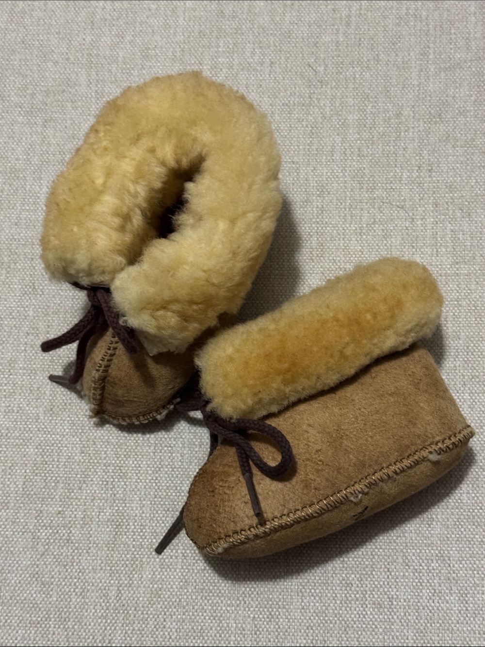 EUC Minnetonka Leather/Sherpa Lined Booties-Ties-Infant Sz 2-Chestnut Color